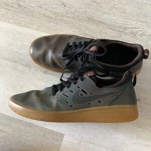 Nike SB Skate‎ Nyjah Free Premium Camo Black Green Gum Soles Size 7.5 Shoes